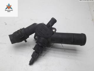 фланец (тройник) системы охлаждения Volkswagen Golf 4 поколение 1999, 1.6 л., бензин, МКПП, синий, хетчбэк 5 дв., 06A121133D