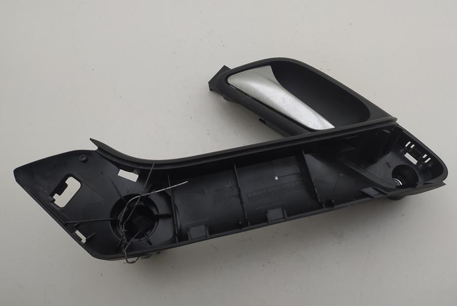 ручка внутренняя передняя правая Volkswagen Polo 2010, 1.2 л., бензин, МКПП, белый, хетчбэк 3 дв., 6R0867180H