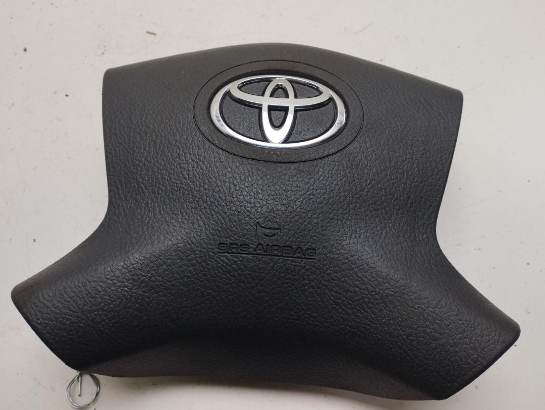подушка безопасности водителя Toyota Avensis 2006, 2.2 л., дизель, МКПП, серый, универсал, 4513005112B