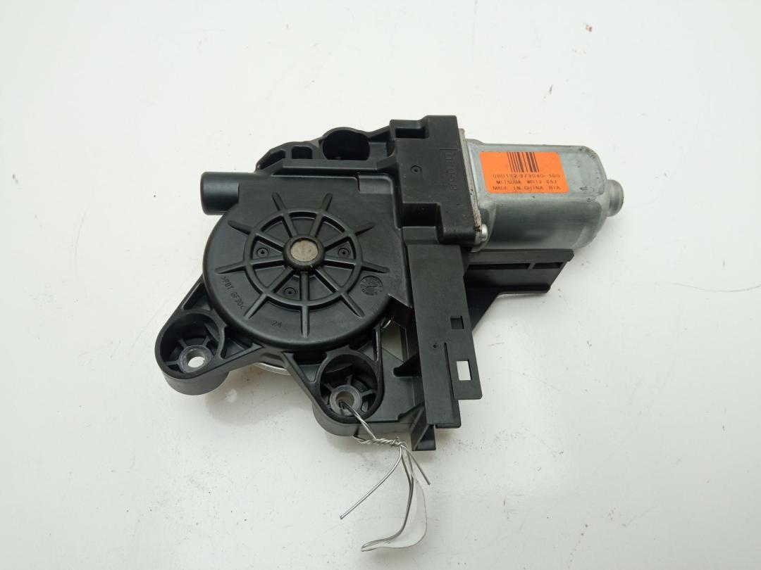 моторчик стеклоподъемника задний правый Volvo S40 / V50 2007, 1.6 л., дизель, МКПП, чёрный, седан, 979040100
