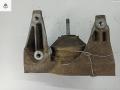 подушка крепления двигателя Audi 100 4A/C4 1992, 2.8 л., бензин, МКПП, жёлтый, седан, 4A0199352 - фото №3