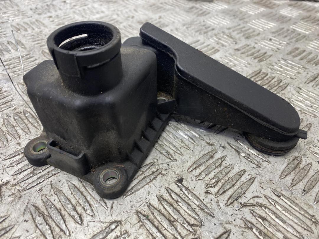 прочая запчасть Audi 80 B4 1992, 2.0 л., бензин, МКПП, зелёный, седан, 048103772B