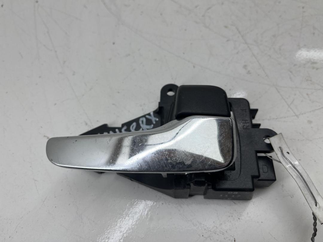 ручка внутренняя задняя правая Mitsubishi Lancer (X, 2011, 2.0 л., дизель, МКПП, синий, хетчбэк 5 дв., MN505360