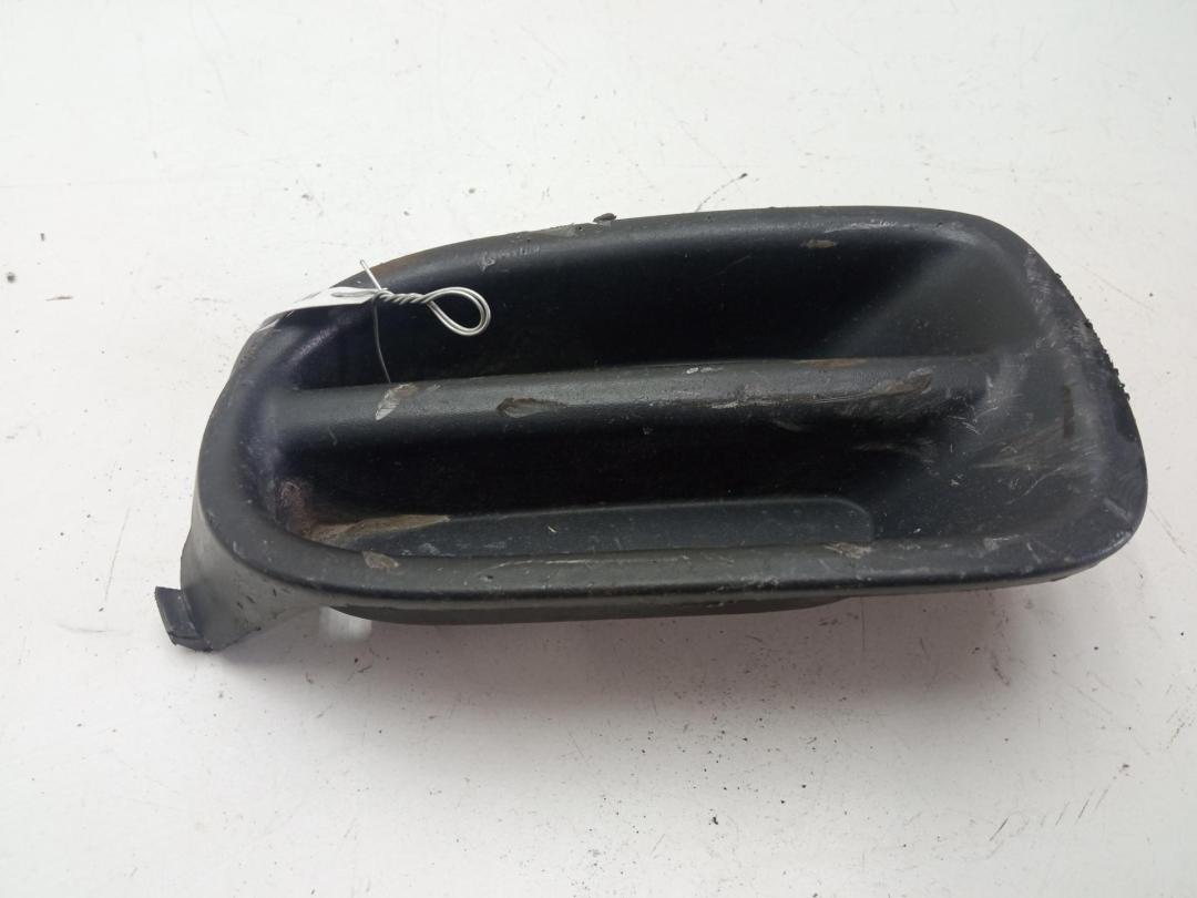 заглушка (решетка) в бампер Nissan Almera N16 2001, 1.5 л., бензин, МКПП, чёрный, хетчбэк 5 дв., 622574M440
