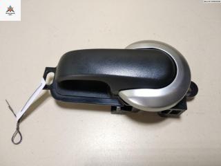 ручка внутренняя передняя левая Nissan Tiida C11 [рестайлинг] 2007, 1.6 л., бензин, МКПП, синий, хетчбэк 5 дв.