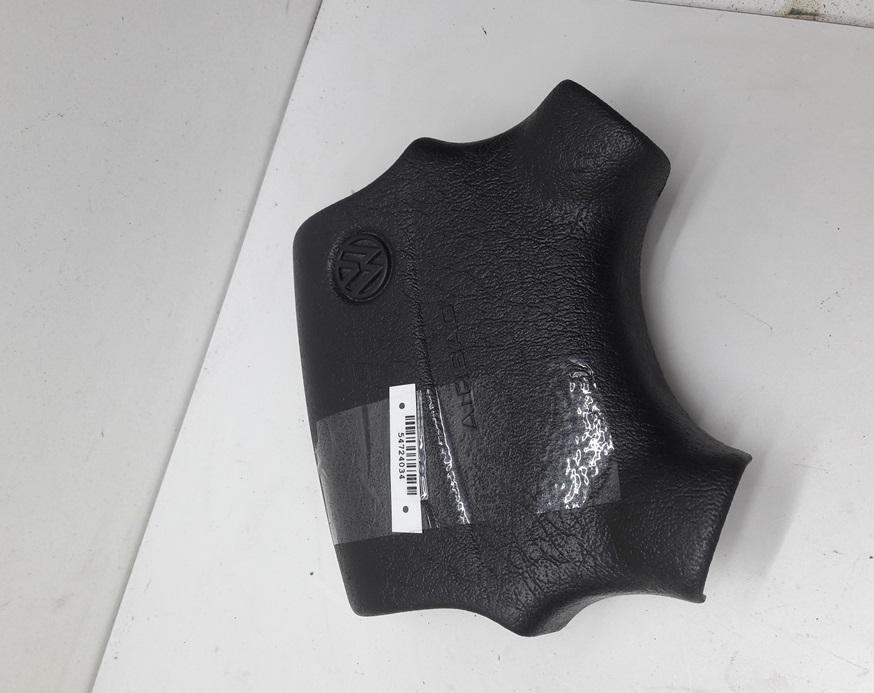 подушка безопасности водителя Volkswagen Golf-3 1995, 1.6 л., бензин, МКПП, красный, хетчбэк 3 дв., 3A0880201B