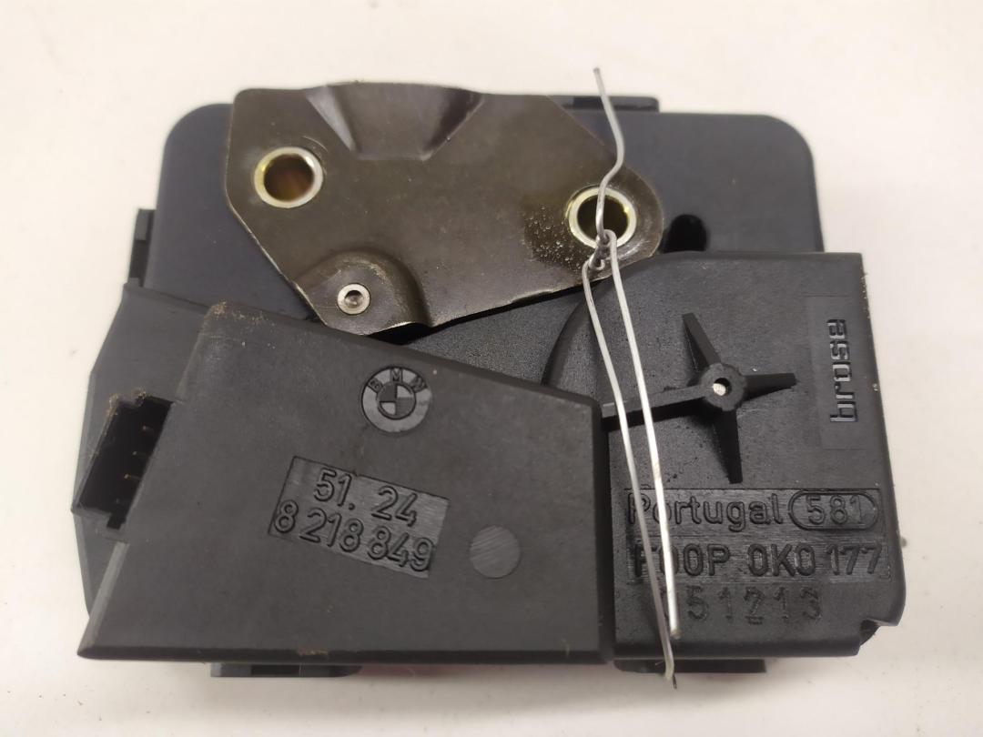 Замок стекла двери багажника BMW 5 серия E60/E61 2006, 2.5 л., дизель, МКПП, серый, универсал, 8218849 - фото №1