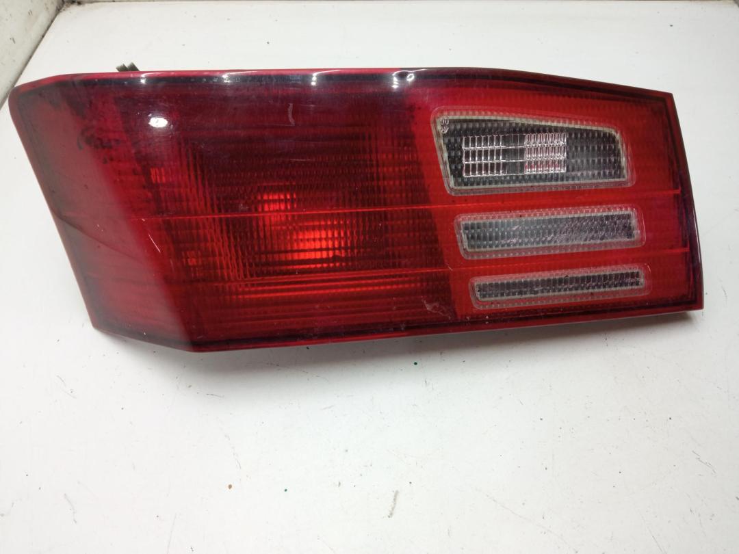 фонарь крышки багажника левый Mitsubishi Galant 2002, 2.0 л., бензин, МКПП, чёрный, универсал, 22687201
