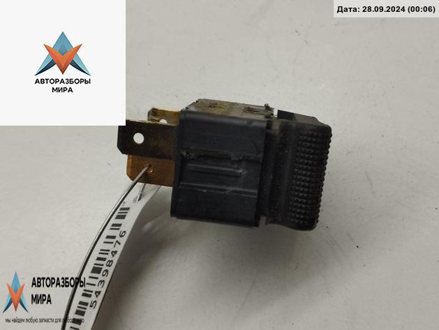 кнопка стеклоподъемника переднего левого Audi A4 B5 1995, 1.8 л., бензин, МКПП, красный, седан, 4D0959855 - фото №1