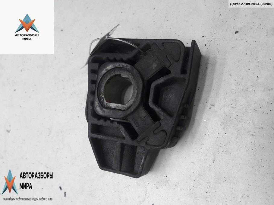 кронштейн радиатора Volkswagen Golf 4 поколение 2002, 1.4 л., бензин, МКПП, серый, хетчбэк 3 дв., 1J0806155 - фото №1