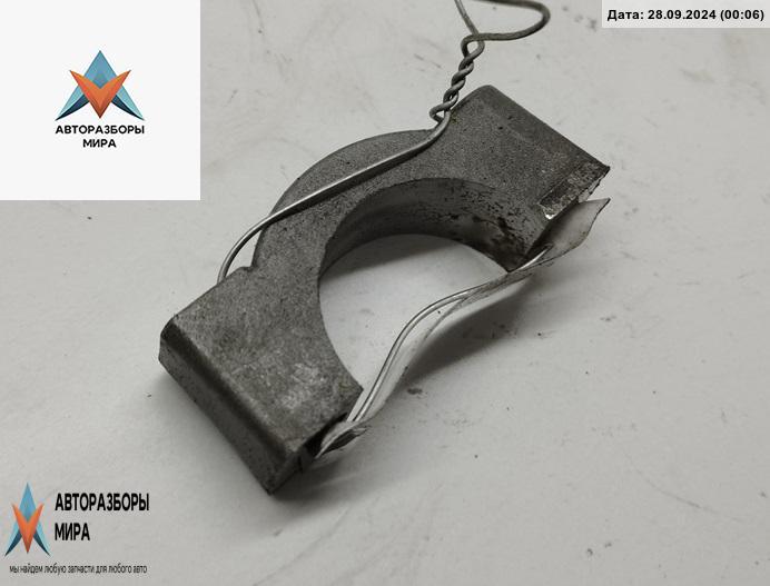 постель распредвала (бугель) Audi A6 4B/C5 2000, 2.5 л., дизель, АКПП, чёрный, универсал, 451B - фото №1