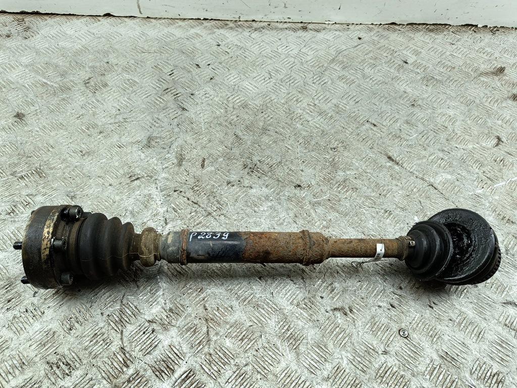 полуось передняя правая (приводной вал, ШРУС) Volkswagen Passat B5 1998, 1.8 л., бензин, МКПП, синий, универсал