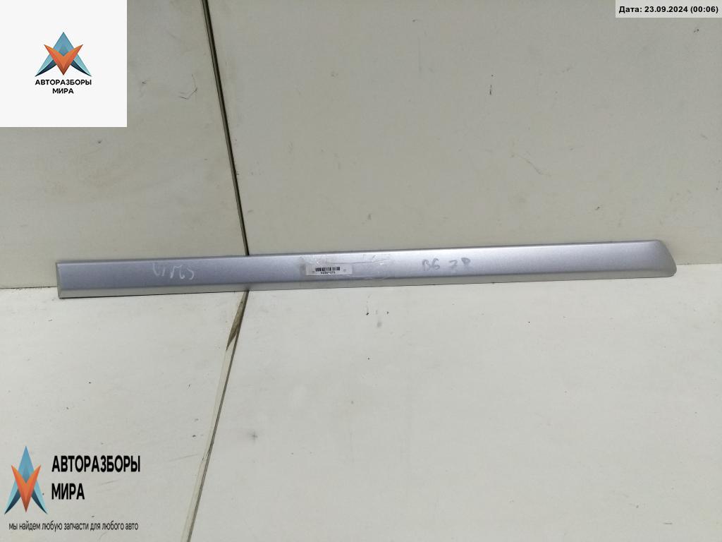 молдинг двери задней правой Audi A4 B6 2004, 1.9 л., дизель, МКПП, серый, универсал - фото №1