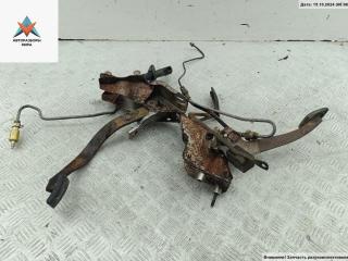 педаль тормоза Ford Maverick 2 поколение 2002, 2.0 л., бензин, МКПП, чёрный, внедорожник 5 дв.