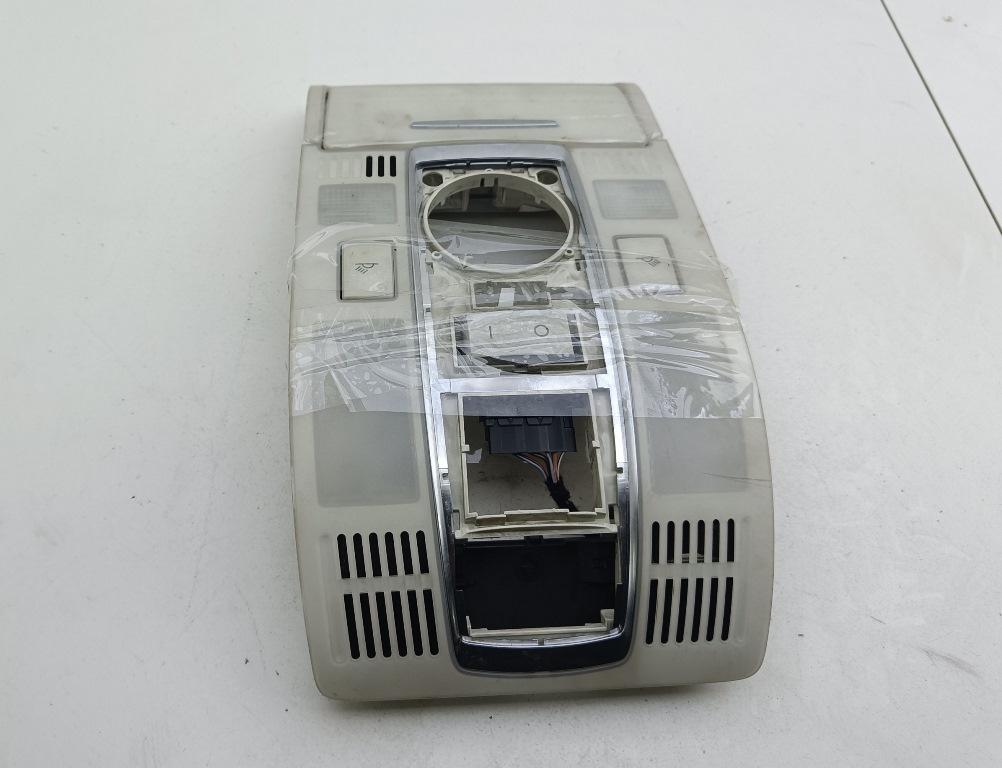 фонарь салона (плафон) Audi A6 C6 2004, 2.0 л., дизель, МКПП, серый, седан, 4F0951177