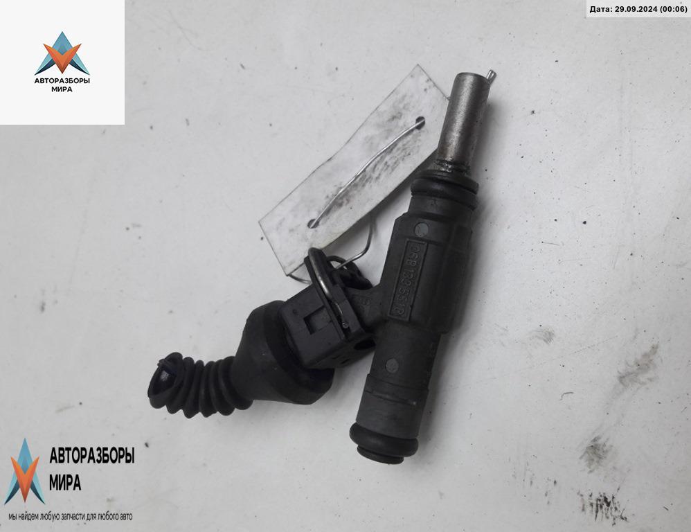 форсунка Volkswagen Passat B5 1999, 1.8 л., бензин, МКПП, чёрный, седан, 06B133551B - фото №1