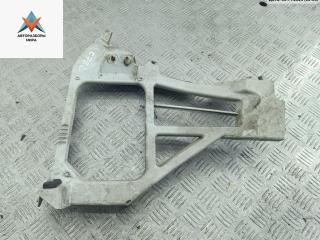 кронштейн заднего бампера Ford Focus 2 поколение 2005, 1.6 л., i, бензин, МКПП, чёрный, хетчбэк 5 дв.