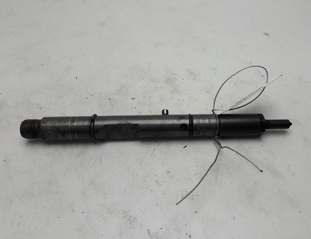 форсунка Volkswagen Passat B5 1999, 2.5 л., дизель, АКПП, серый, универсал, 059130201A