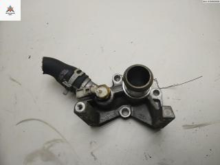 фланец (тройник) системы охлаждения Ford Focus 2 поколение 2005, 1.6 л., i, бензин, МКПП, чёрный, хетчбэк 3 дв.