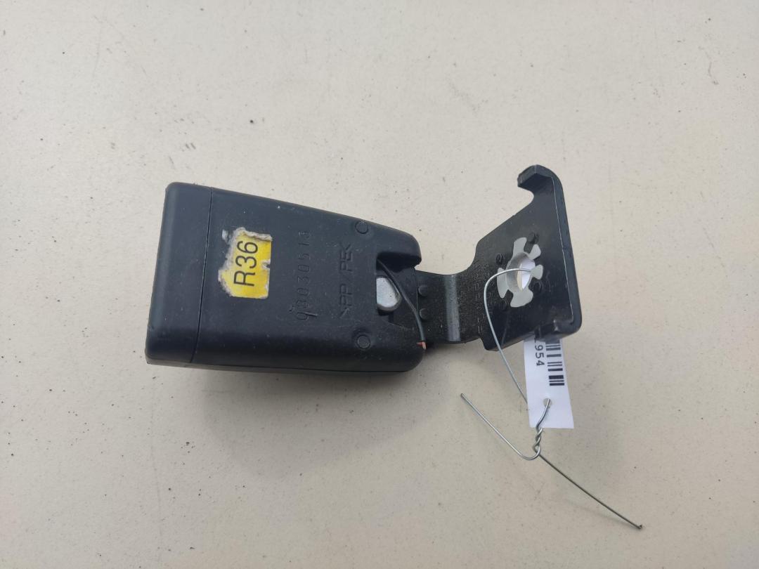 замок ремня безопасности Hyundai i30 FD 2008, 2.0 л., дизель, МКПП, чёрный, универсал, 08030513 - фото №1