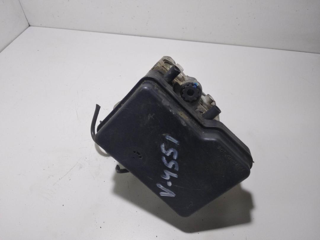 блок ABS Toyota Yaris 2005, 1.0 л., бензин, МКПП, серый, хетчбэк 5 дв., 44510-52460