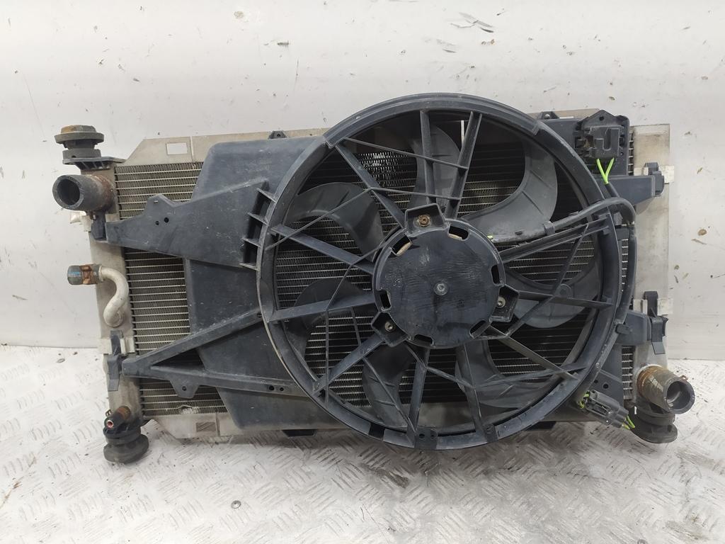 радиатор охлаждения Ford Focus I 2004, 1.6 л., i, бензин, МКПП, серый, универсал, 98AB8K276GB