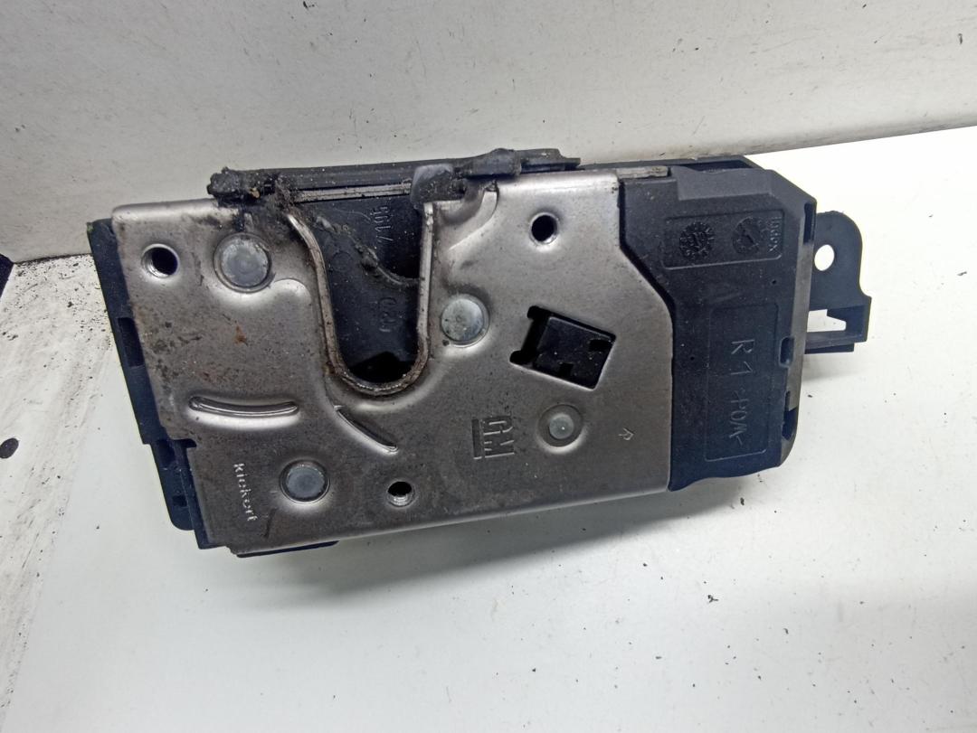 замок двери передней правой Opel Astra H 2005, 1.4 л., бензин, МКПП, серый, хетчбэк 5 дв., 13210749