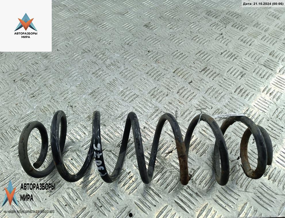 пружина задняя Volkswagen Golf 4 поколение 1998, 1.6 л., бензин, МКПП, чёрный, хетчбэк 5 дв. - фото №1