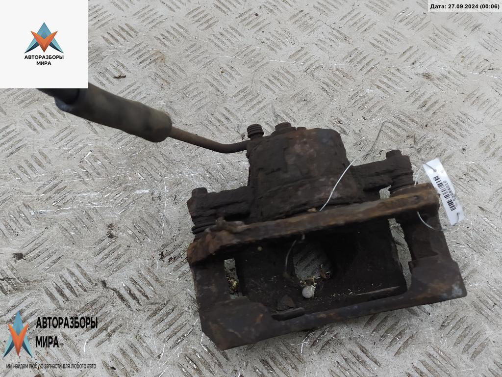 суппорт передний правый Jeep Cherokee KJ 2004, 2.5 л., дизель, МКПП, чёрный, внедорожник 5 дв. - фото №1