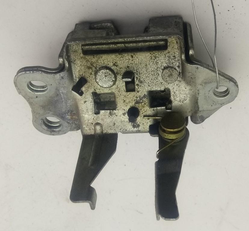 замок багажника Toyota Yaris 2000, хетчбэк 3 дв.