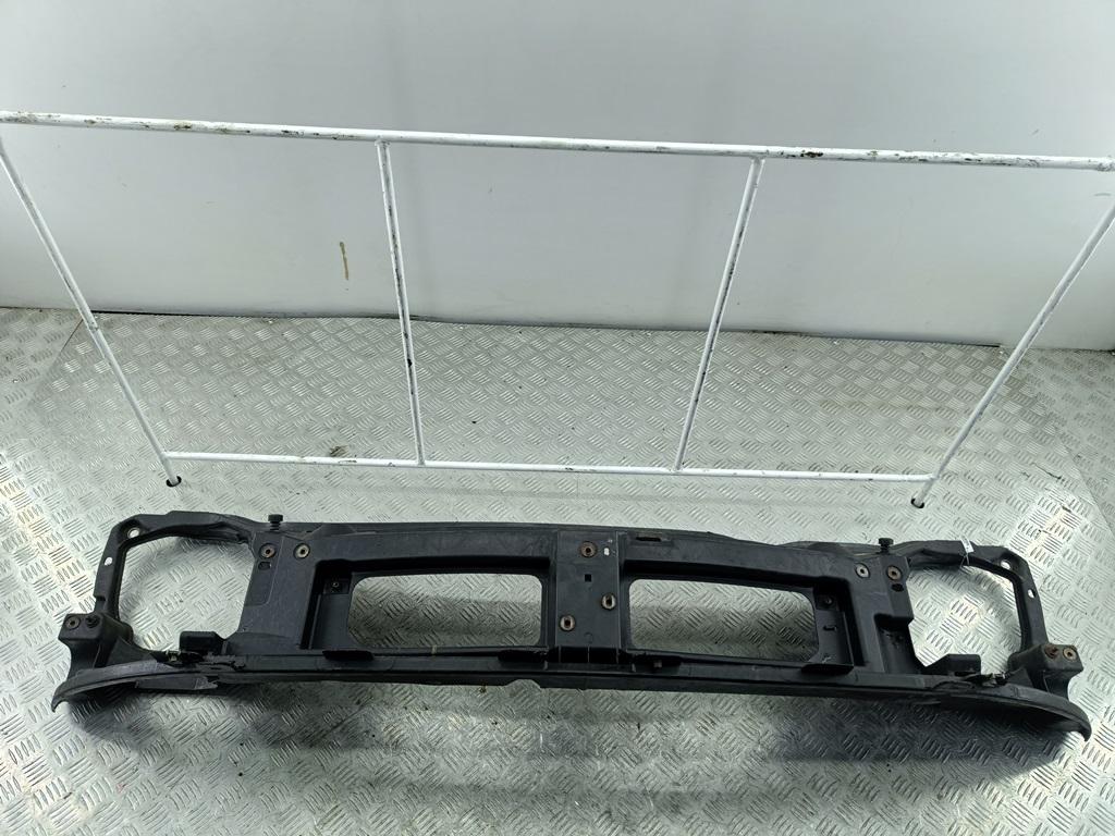 Рамка радиатора Opel Vivaro A 2003, 1.9 л., дизель, МКПП, белый, микроавтобус