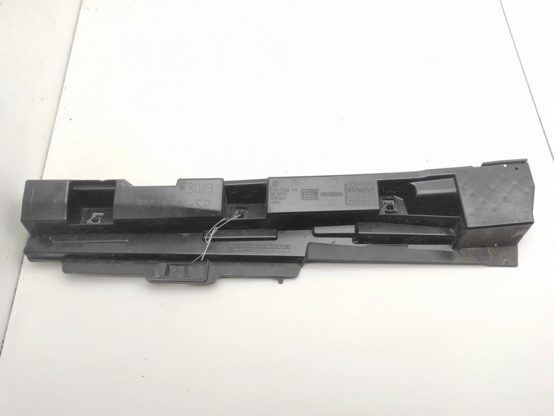 кронштейн (крепление) BMW 3 F30/F31 2013, 2.0 л., дизель, АКПП, чёрный, седан, 7256919
