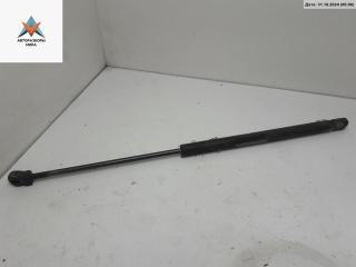 амортизатор крышки багажника (3-5 двери) Volkswagen Golf 3 поколение 1992, 1.8 л., бензин, МКПП, красный, хетчбэк 3 дв.