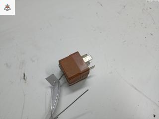 реле (прочие) Opel Zafira 2 поколение (B) 2006, 2.2 л., бензин, МКПП, серый, минивэн, 90491314