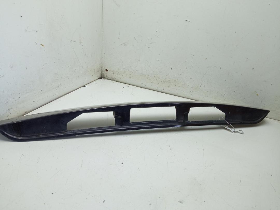 накладка подсветки номера Mazda 6 GG/GY 2004, 2.3 л., бензин, МКПП, чёрный, универсал, G21C50811