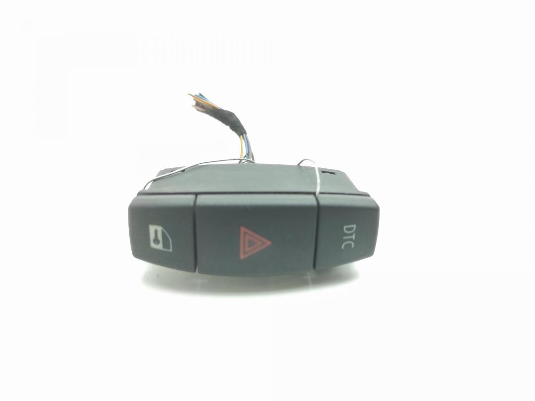 кнопка аварийной сигнализации BMW 1 E81/E87 2005, 2.0 л., дизель, МКПП, чёрный, хетчбэк 5 дв., 6945603