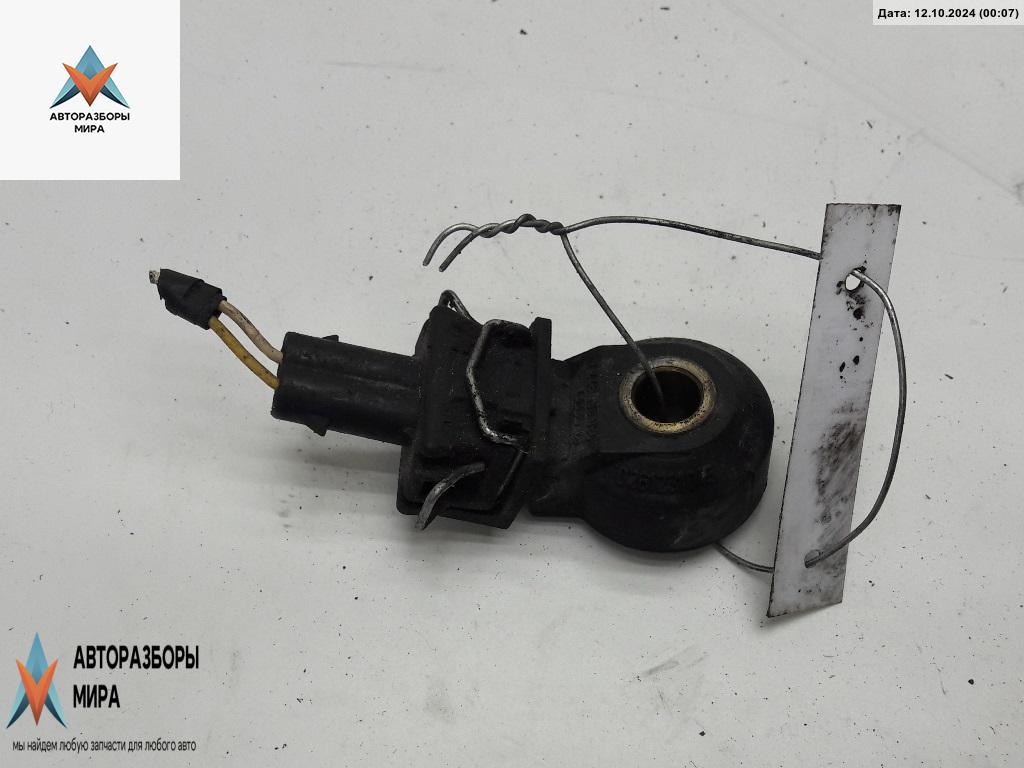 датчик детонации Volkswagen Golf 3 поколение 1996, 1.6 л., бензин, МКПП, чёрный, хетчбэк 5 дв., 026123045 - фото №1