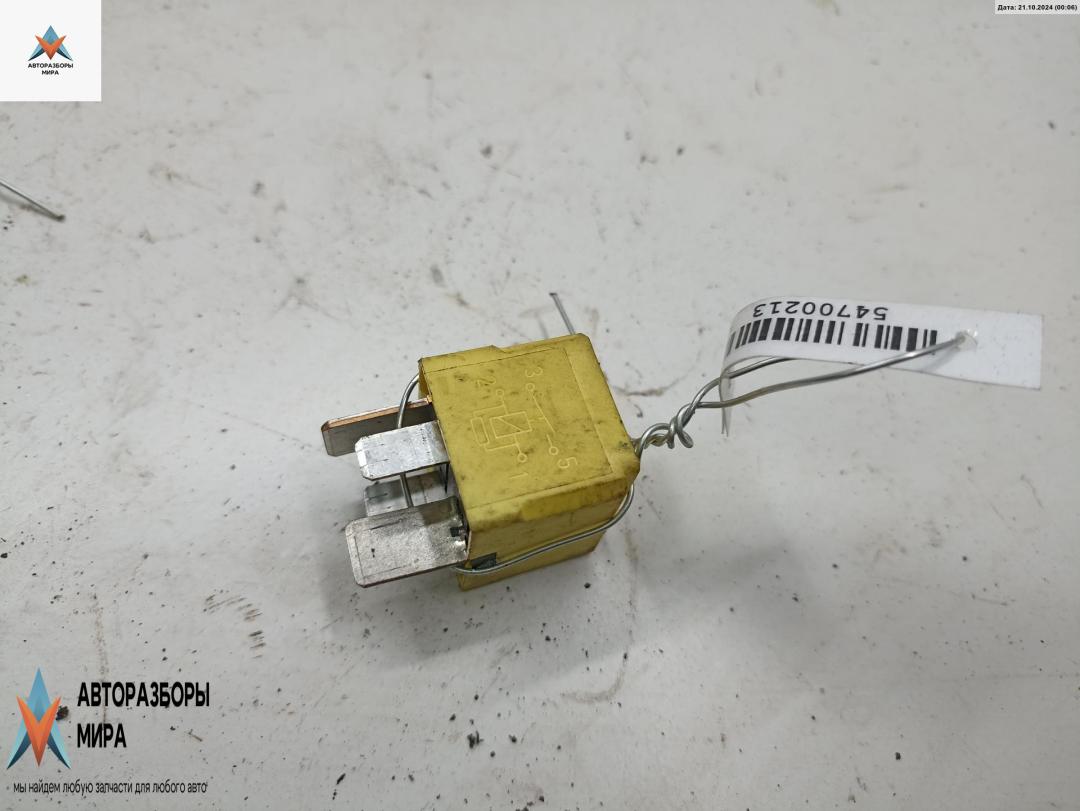 реле (прочие) Opel Zafira 2 поколение (B) 2005, 2.2 л., бензин, МКПП, серый, минивэн, 90226846 - фото №1