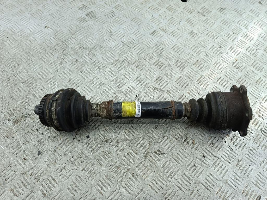 полуось передняя левая (приводной вал, ШРУС) Audi A4 B5 1996, 1.8 л., бензин, АКПП, серый, седан