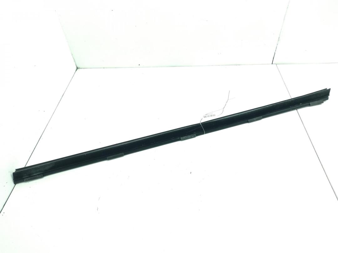 уплотнитель двери BMW 3 E36 1994, 1.6 л., бензин, АКПП, серый, седан, 8174763