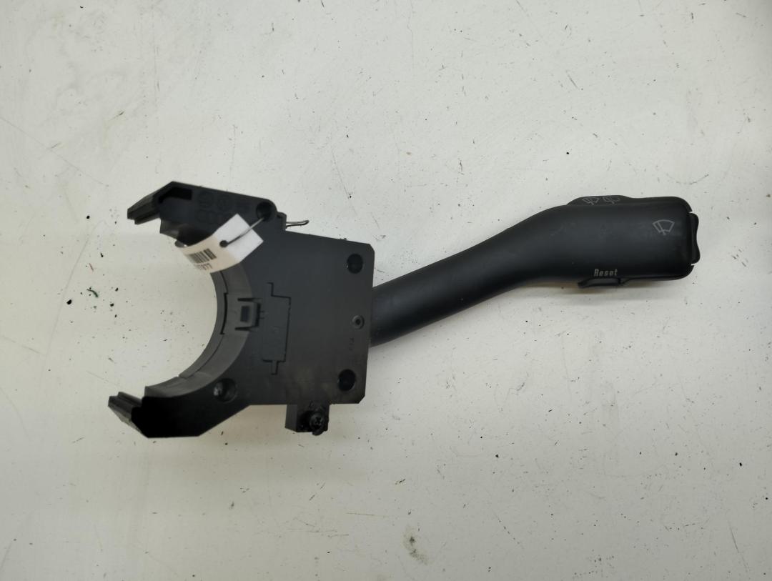 переключатель дворников Volkswagen Passat B5 1997, 1.8 л., бензин, МКПП, зелёный, универсал, 4B0953503F