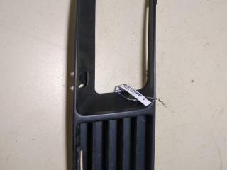 заглушка (решетка) в бампер Volkswagen Polo 3 поколение 1998, 1.4 л., бензин, МКПП, красный, универсал, 6K5853665