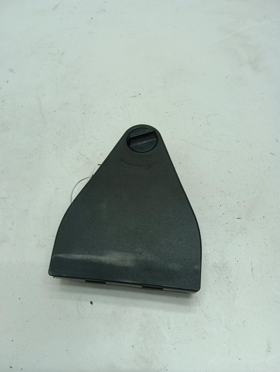 пластик Volkswagen Bora 1998, 1.6 л., бензин, МКПП, зелёный, седан, 3B5860285B