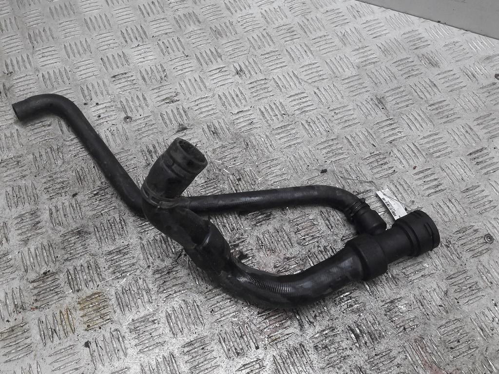 патрубок радиатора Volkswagen Passat B5 1999, 1.8 л., бензин, 8D0121055G