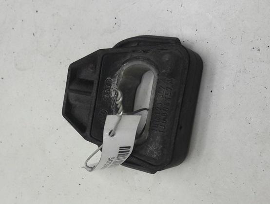 кронштейн радиатора Volkswagen Bora 1998, 1.6 л., бензин, МКПП, зелёный, седан, 1J0806157A