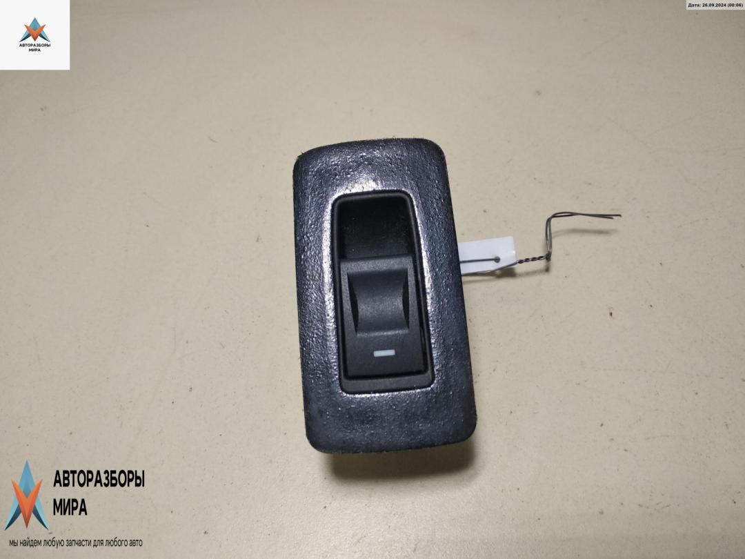 кнопка стеклоподъемника заднего правого Chrysler 300C 1 поколение 2006, 3.0 л., дизель, АКПП, чёрный, седан - фото №1