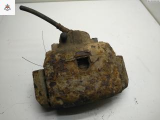 суппорт передний правый Ford Maverick 2 поколение 2002, 2.0 л., бензин, МКПП, чёрный, внедорожник 5 дв.