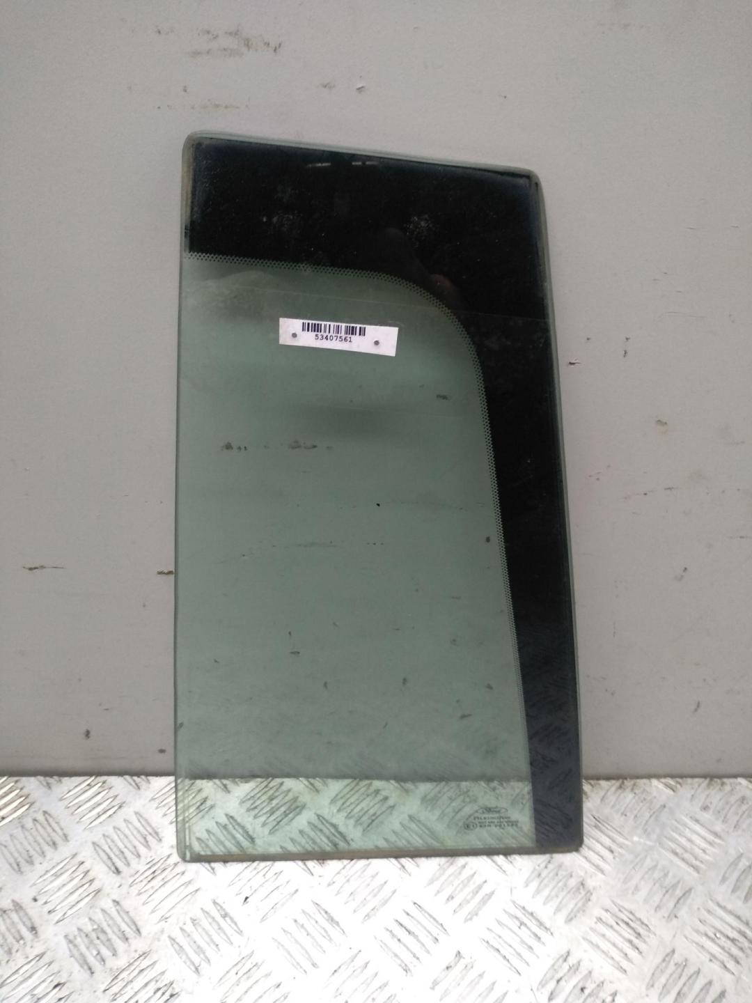 форточка задняя левая Ford Fusion 2004, 1.4 л., дизель, МКПП, синий, хетчбэк 5 дв.
