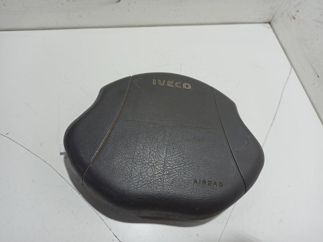подушка безопасности водителя IVECO Daily 3 поколение 2005, 2.3 л., дизель, МКПП, белый, микроавтобус - фото №1