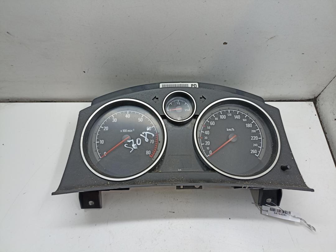 приборная панель Opel Astra H 2005, 1.8 л., бензин, МКПП, красный, хетчбэк 5 дв., 13216682